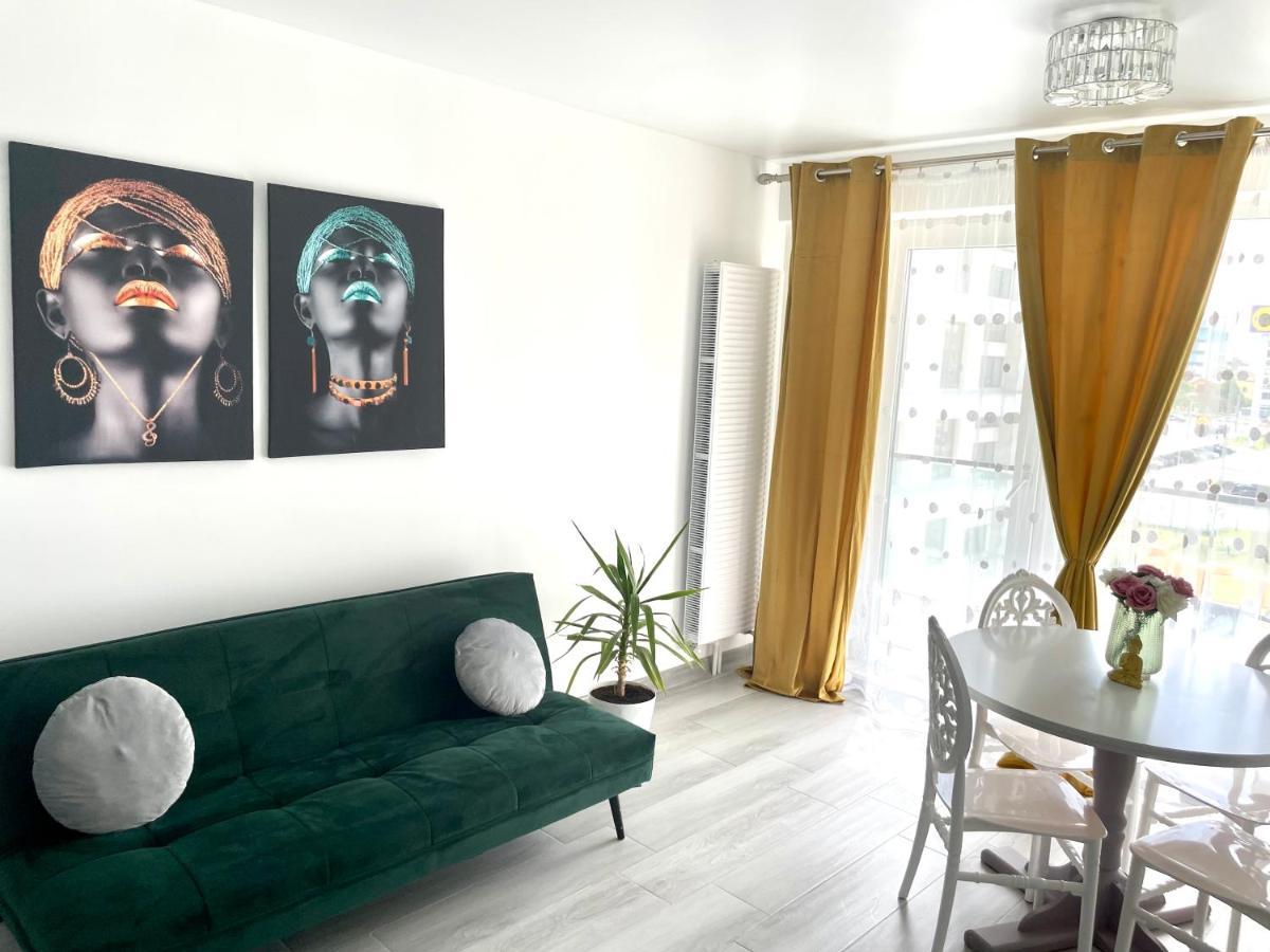 Dominic 2 Beds 1 Sofa Parking Pool Apartament By Alezzi Nord10 Apartment Navodari Bagian luar foto