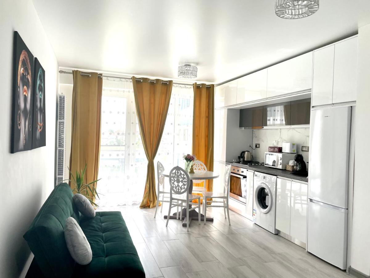 Dominic 2 Beds 1 Sofa Parking Pool Apartament By Alezzi Nord10 Apartment Navodari Bagian luar foto