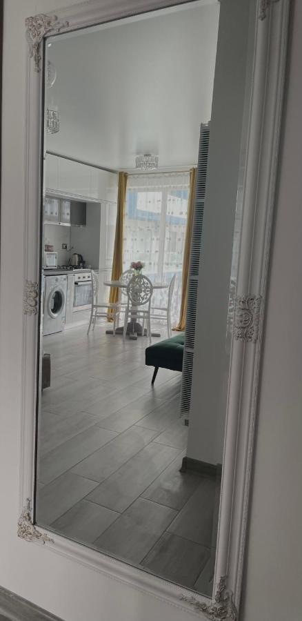 Dominic 2 Beds 1 Sofa Parking Pool Apartament By Alezzi Nord10 Apartment Navodari Bagian luar foto