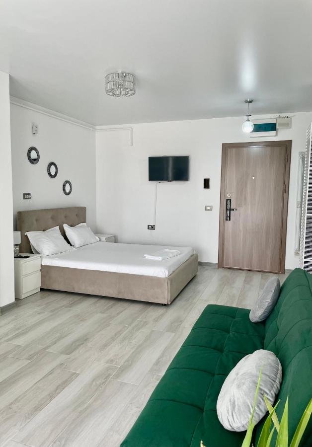 Dominic 2 Beds 1 Sofa Parking Pool Apartament By Alezzi Nord10 Apartment Navodari Bagian luar foto