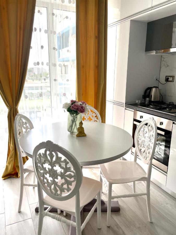 Dominic 2 Beds 1 Sofa Parking Pool Apartament By Alezzi Nord10 Apartment Navodari Bagian luar foto