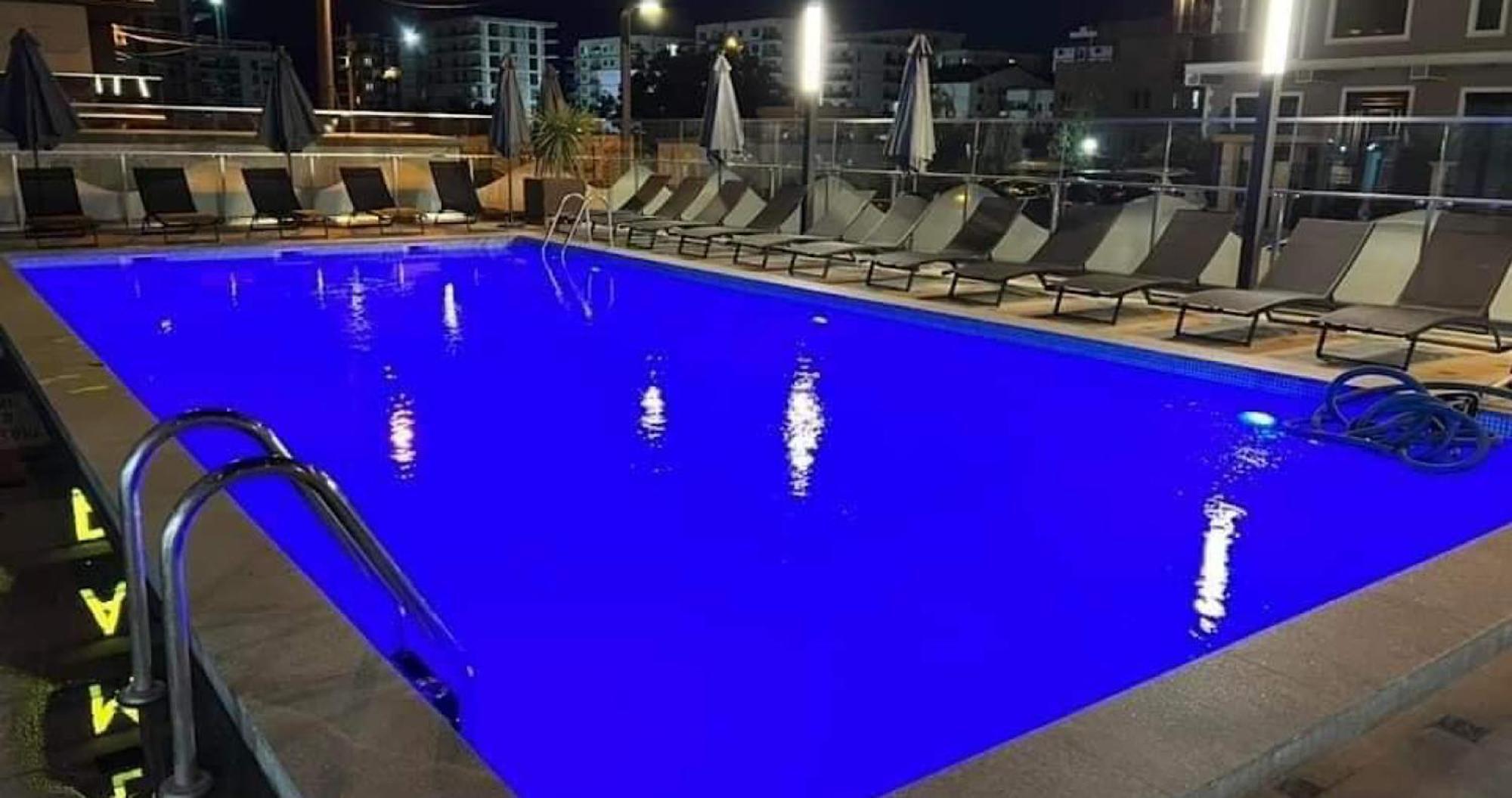 Dominic 2 Beds 1 Sofa Parking Pool Apartament By Alezzi Nord10 Apartment Navodari Bagian luar foto